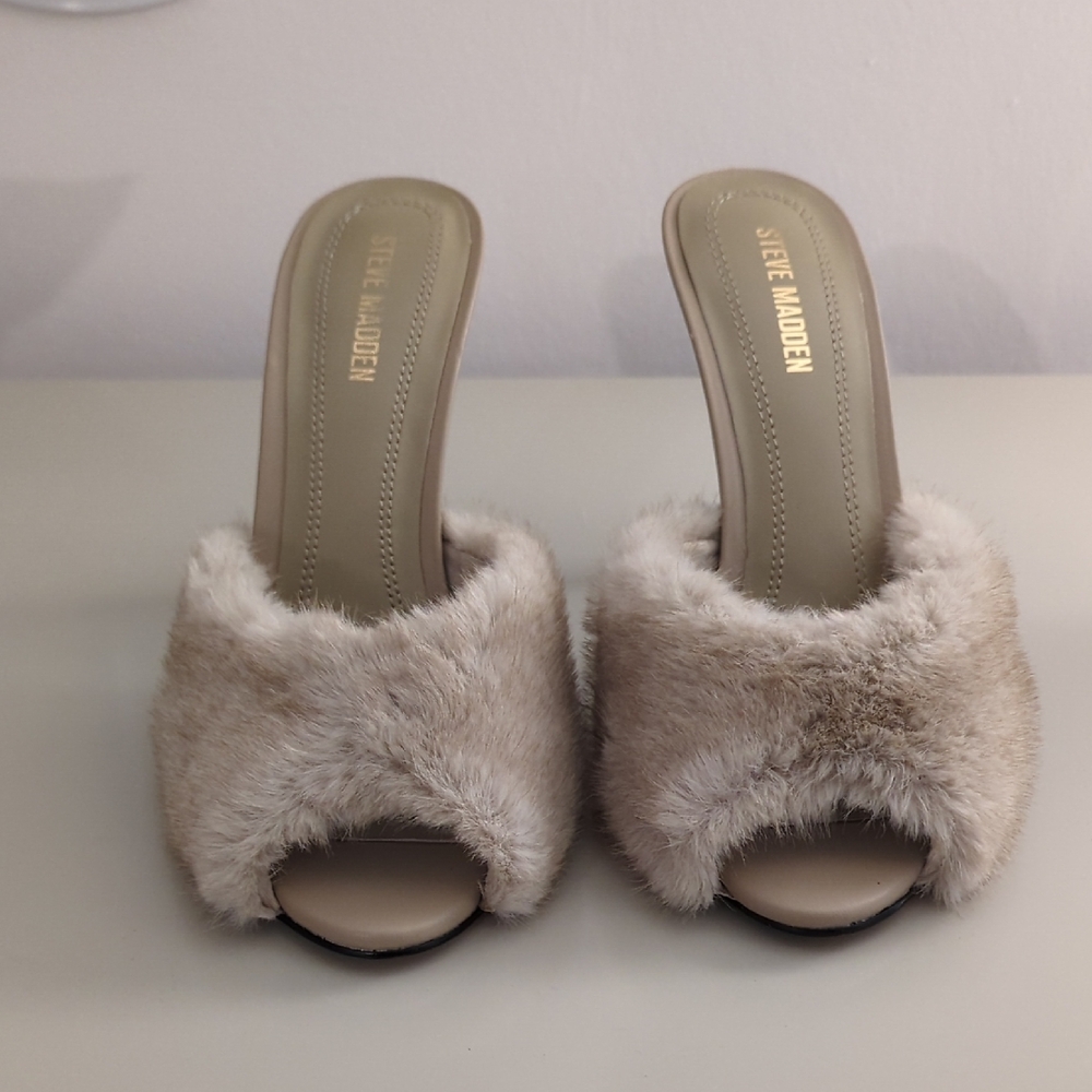 Steve Madden Tan Mules Plush Slip-On